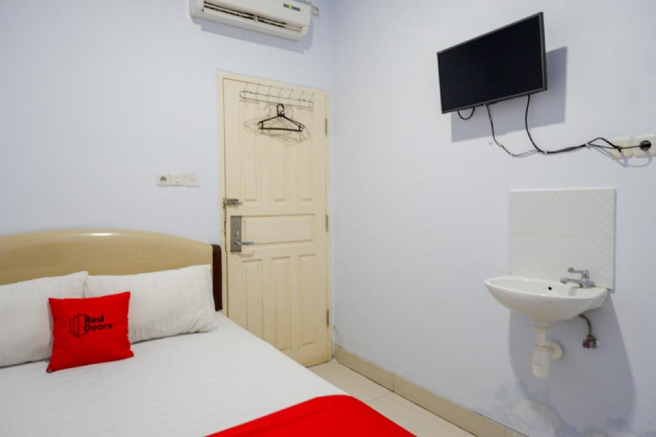 Reddoorz @ Hotel Bravo Pantai Kamali Bau Bau Bau-Bau Exterior foto