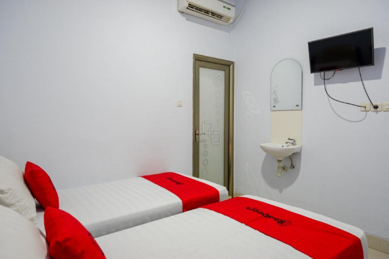Reddoorz @ Hotel Bravo Pantai Kamali Bau Bau Bau-Bau Exterior foto