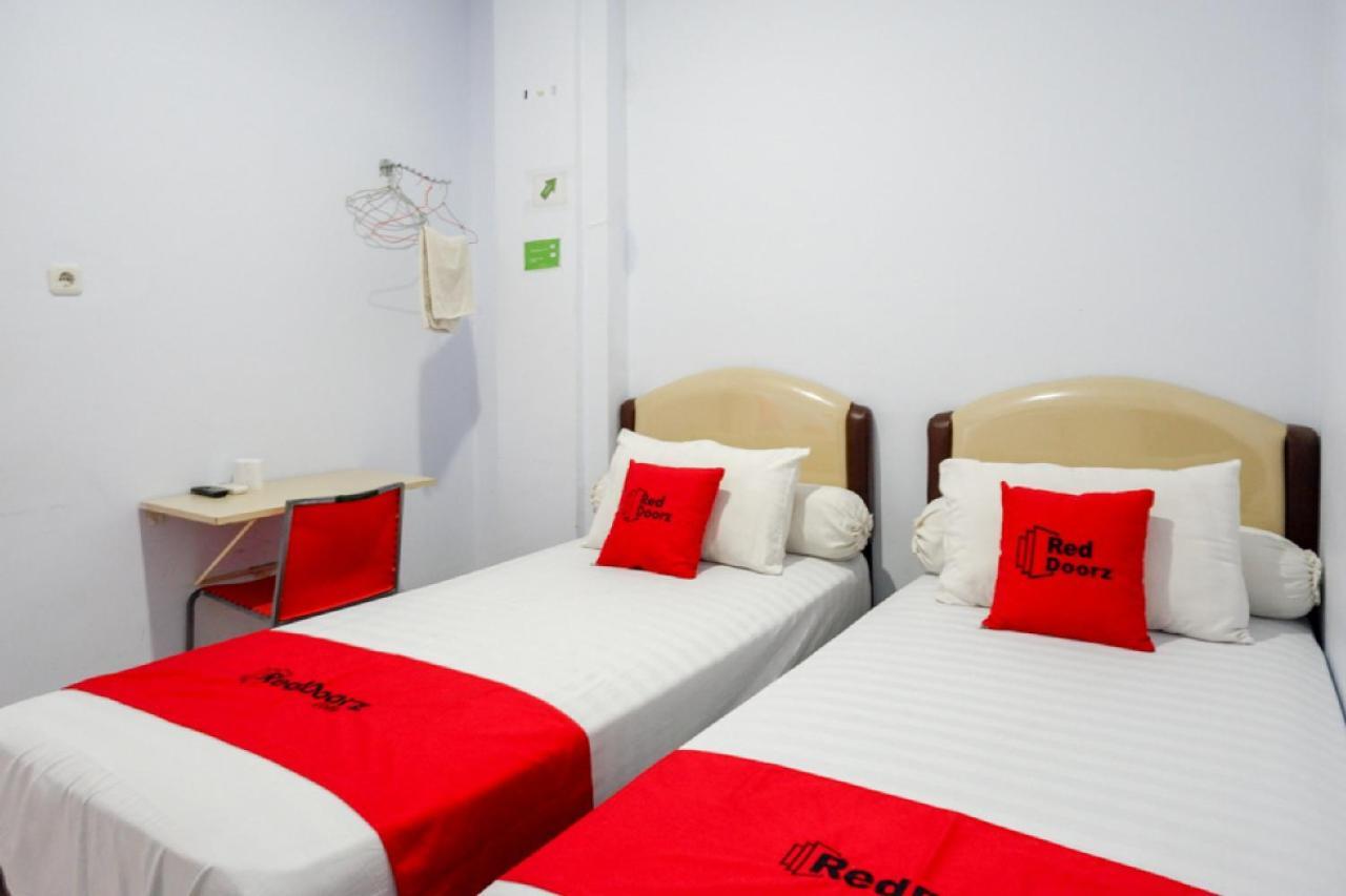 Reddoorz @ Hotel Bravo Pantai Kamali Bau Bau Bau-Bau Exterior foto